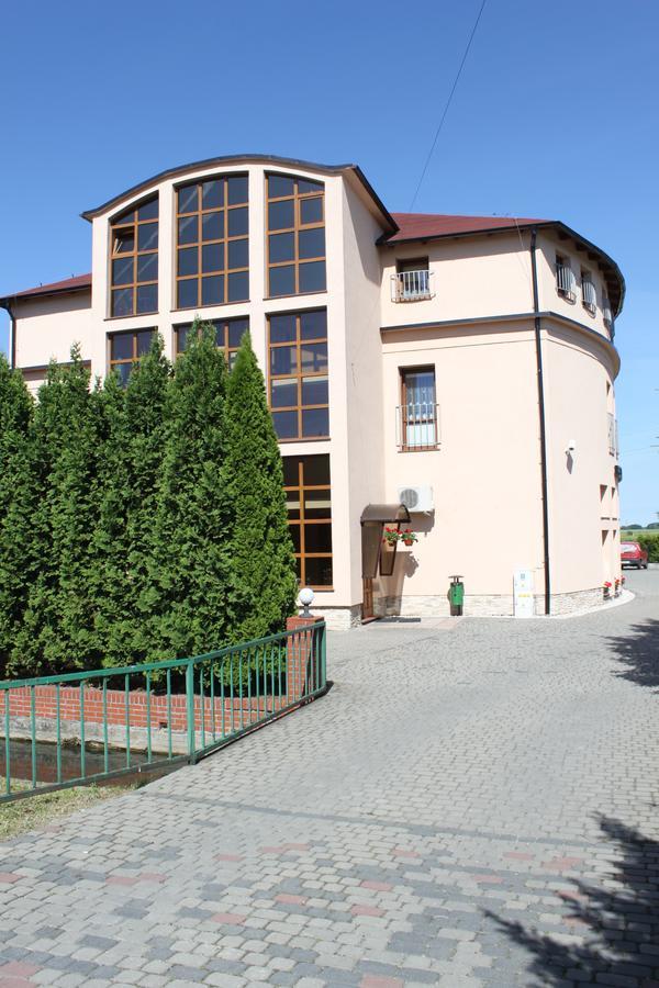 Hotel Oaza Prudnik Exterior photo
