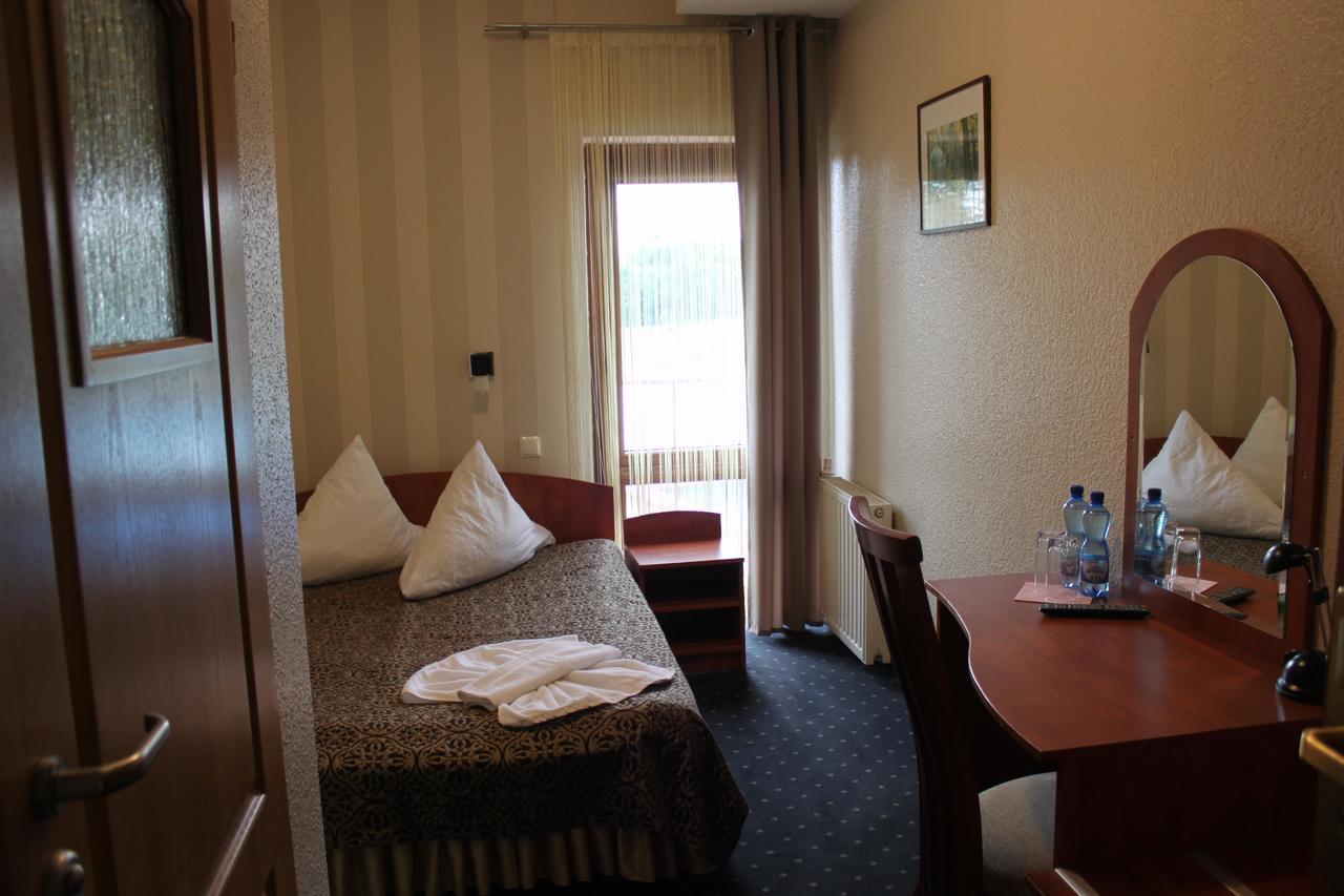 Hotel Oaza Prudnik Exterior photo